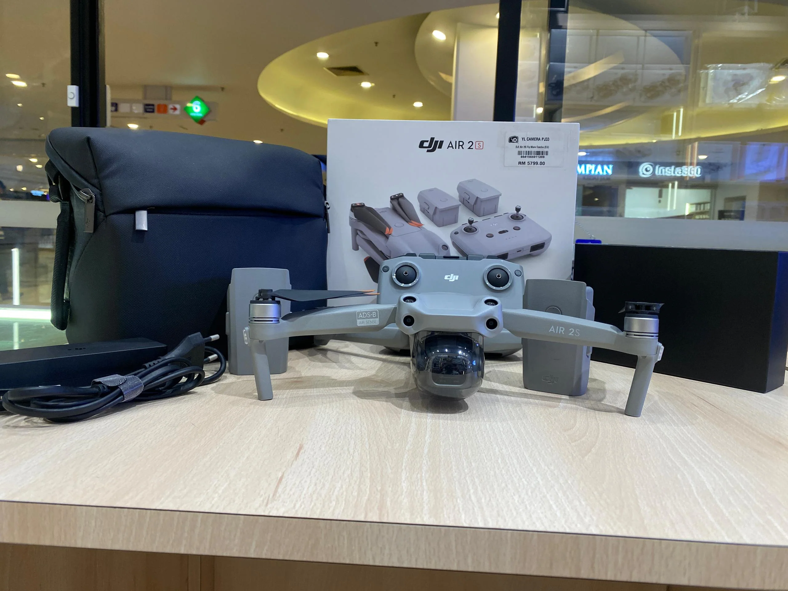 DJI AIR 2S FLY MORE COMBO - Image 2