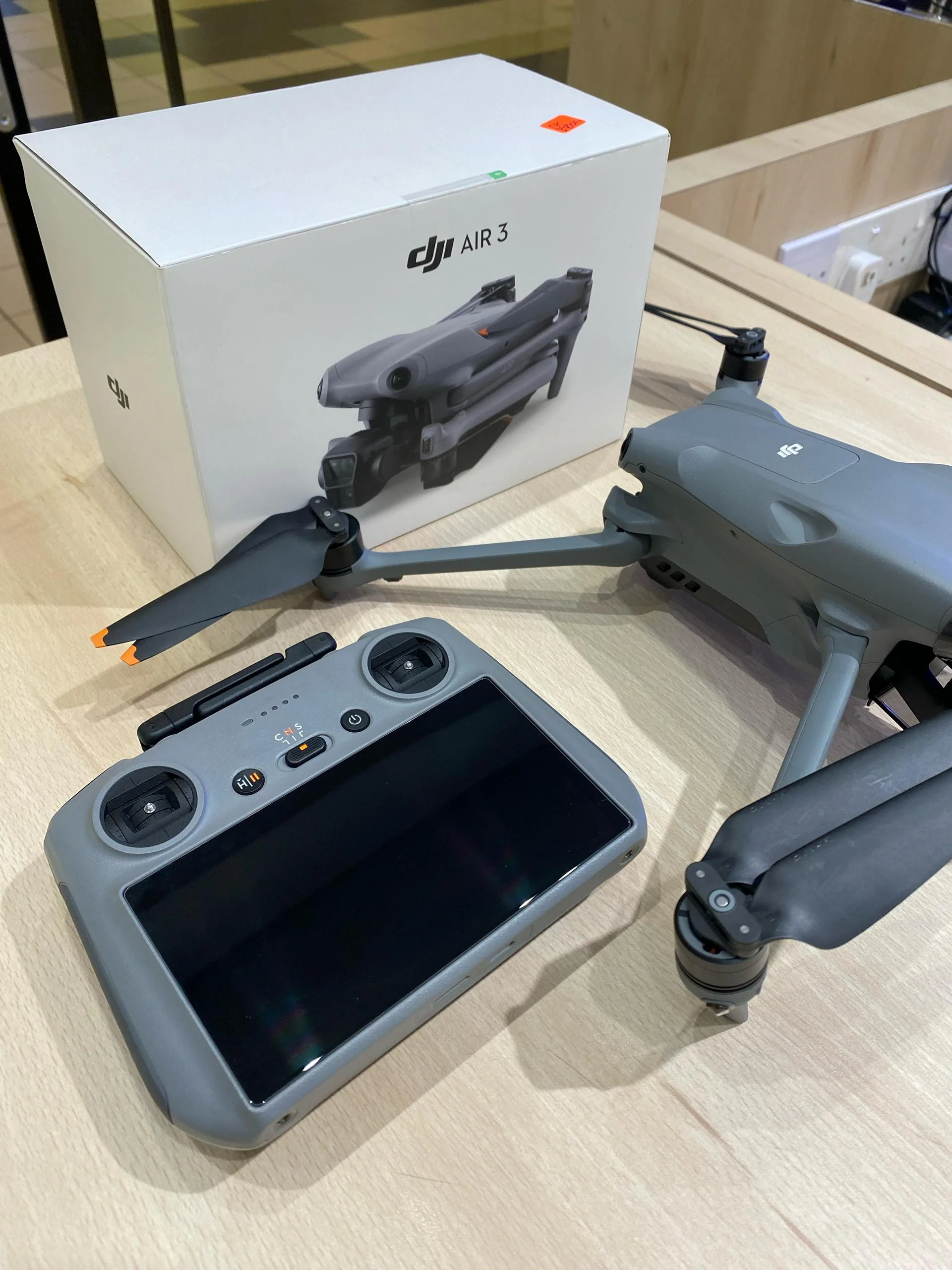 DJI AIR 3 DJI RC 2 (DISPLAY UNIT) - Image 3