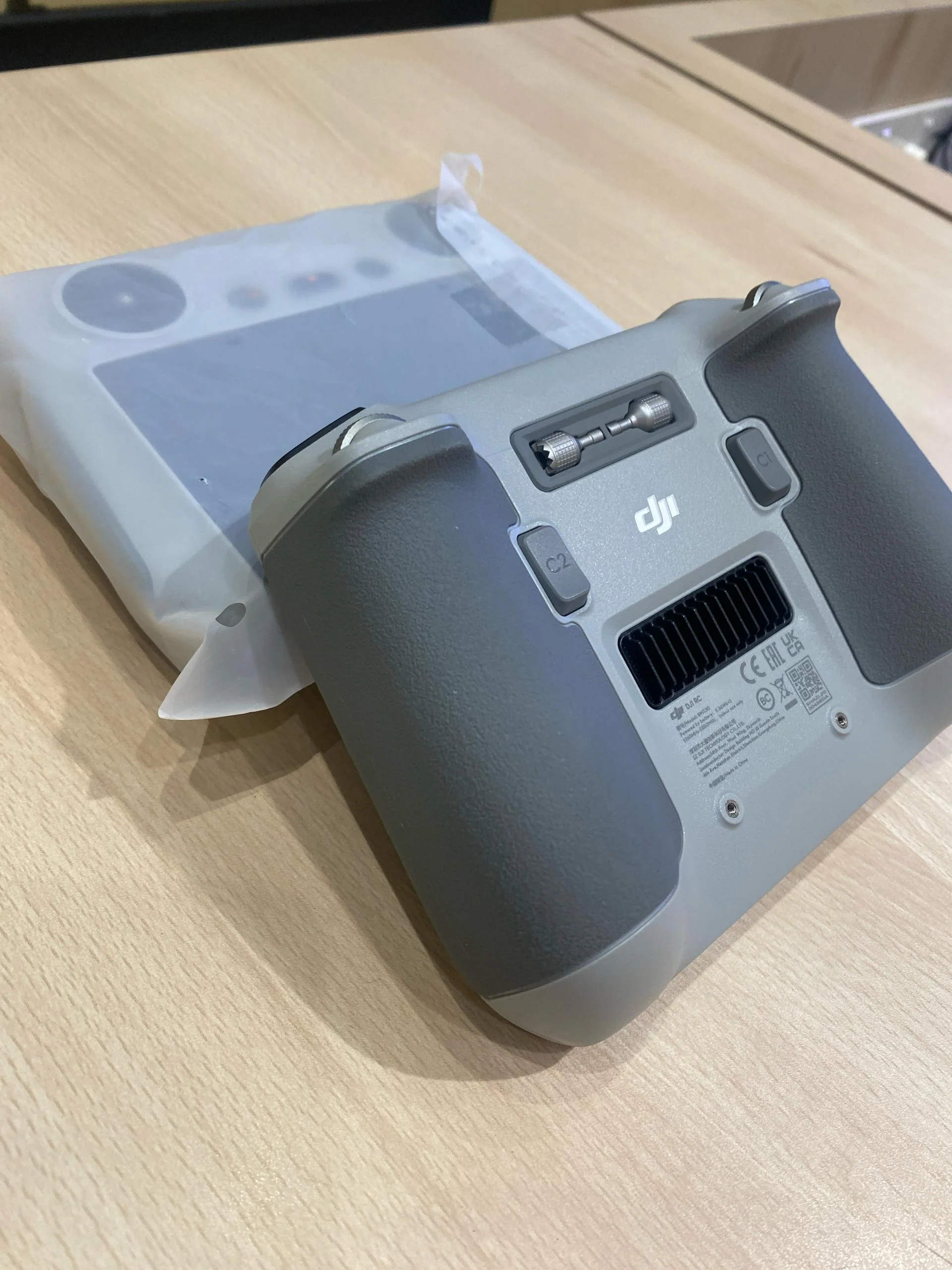 DJI REMOTE CONTROLLER (DJI RC) - Image 2