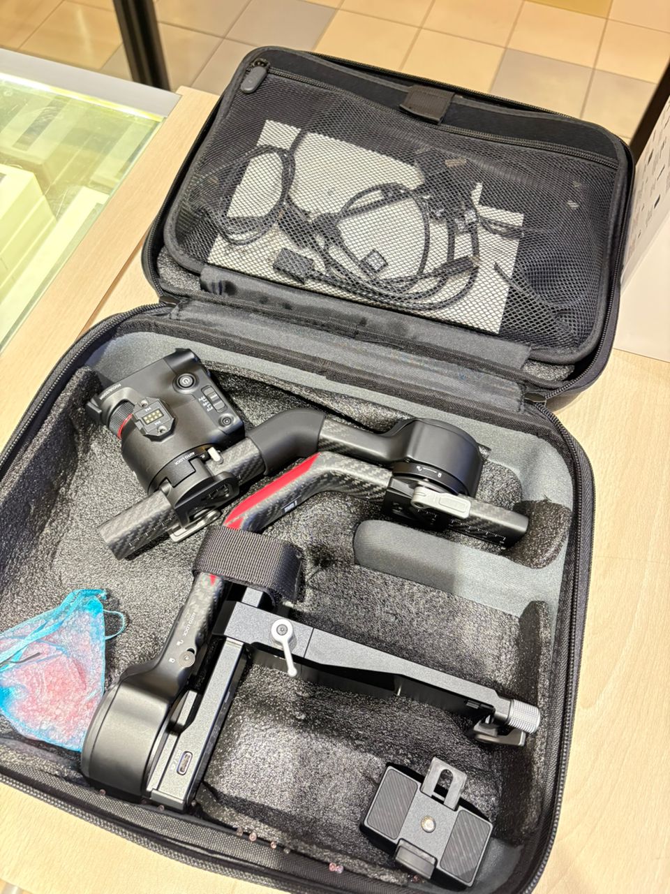 DJI RS 4 PRO COMBO - Image 4