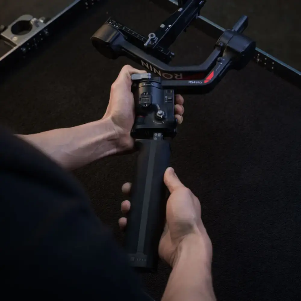 DJI RS BG70 High-Capacity Battery Grip - Image 4